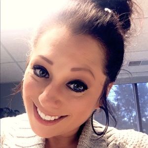 Meet your Posher, Hillary